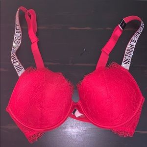 NWT Red Lace Victoria’s Secret Push-up Bra!